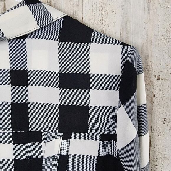 New York & Company Plaid Button Down Shirt Black and White Size Small - Picture 10 of 10